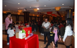 欢乐聚餐，，，，，，，，欢乐抽奖！