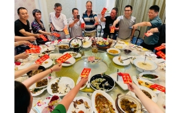 Company celebrates employee's birthday，，，，，Heart to heart communication